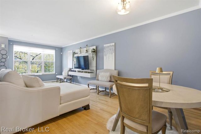 20189 Rodeo Court, Southfield, MI 48075