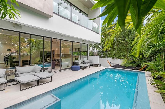 1311 Bay Dr, Miami Beach, FL 33141