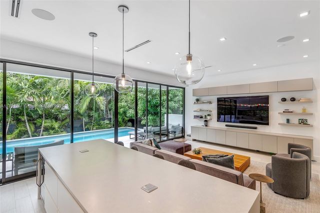 1311 Bay Dr, Miami Beach, FL 33141