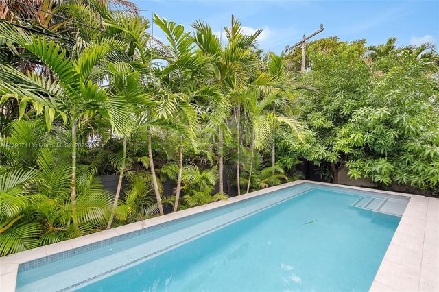 1311 Bay Dr, Miami Beach, FL 33141