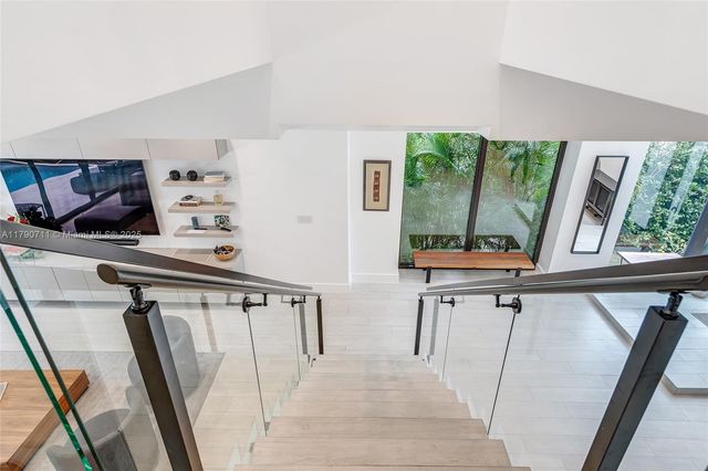 1311 Bay Dr, Miami Beach, FL 33141