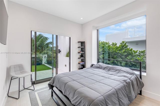 1311 Bay Dr, Miami Beach, FL 33141