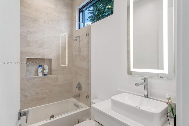 1311 Bay Dr, Miami Beach, FL 33141