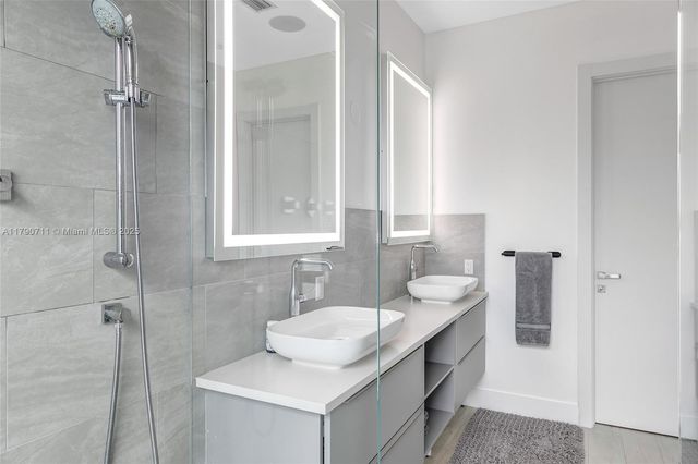 1311 Bay Dr, Miami Beach, FL 33141