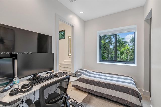 1311 Bay Dr, Miami Beach, FL 33141