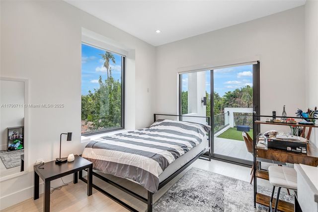 1311 Bay Dr, Miami Beach, FL 33141