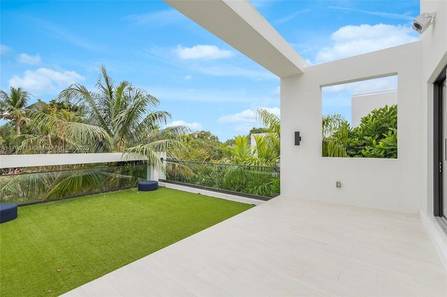 1311 Bay Dr, Miami Beach, FL 33141