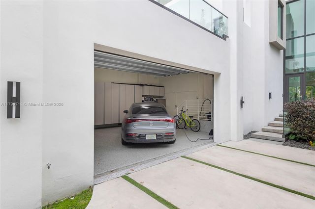 1311 Bay Dr, Miami Beach, FL 33141