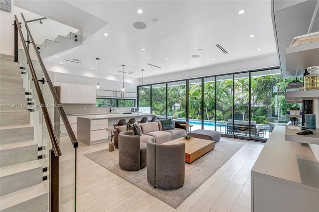 1311 Bay Dr, Miami Beach, FL 33141