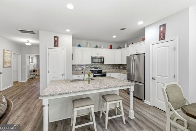 6600 River Station Drive, Lula, GA 30554