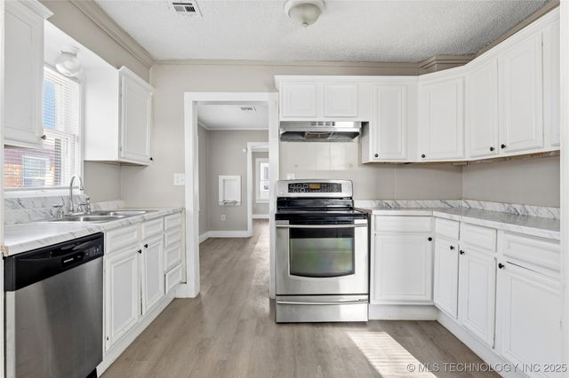 238 E Seminole Place, Tulsa, OK 74106