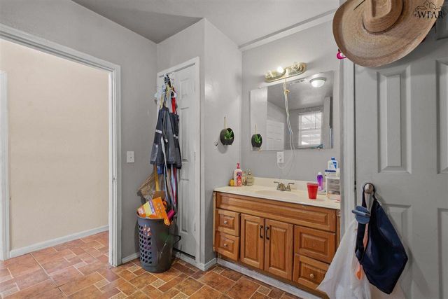 1532 CLOVER LANE, Wichita Falls, TX 76305