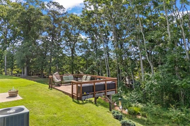 241 Knightsbridge Lane, Winder, GA 30680