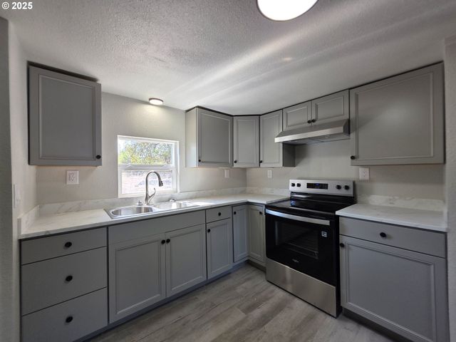 510 BOYER Rd, Riddle, OR 97469