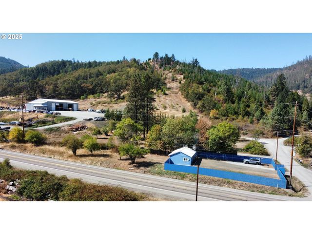 510 BOYER Rd, Riddle, OR 97469