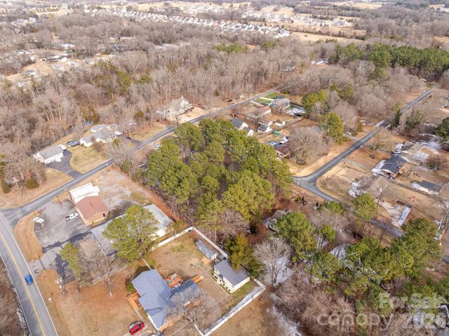 5911 Roberta Place, Harrisburg, NC 28075