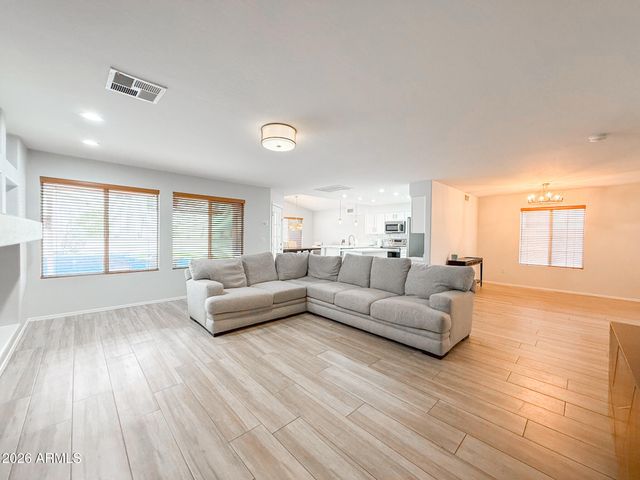 1705 E YUKON Drive, Phoenix, AZ 85024