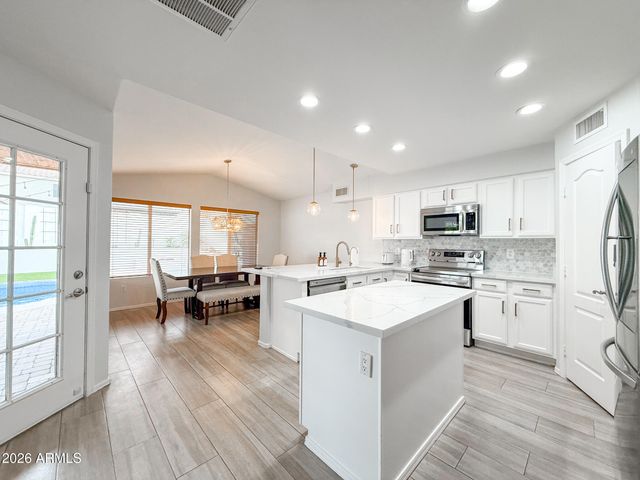 1705 E YUKON Drive, Phoenix, AZ 85024