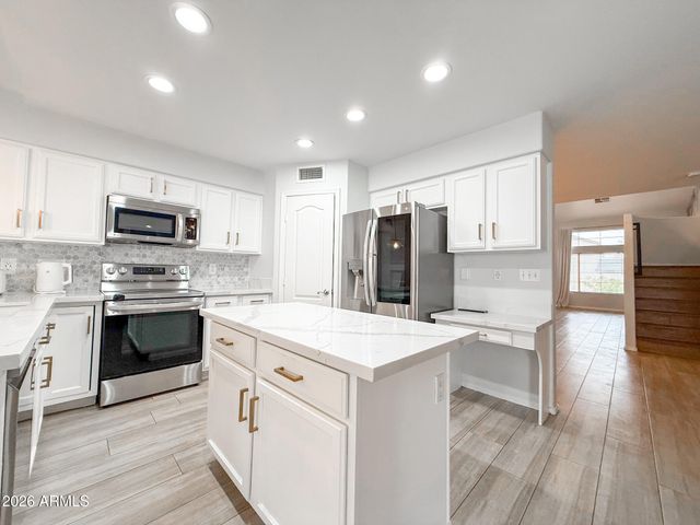 1705 E YUKON Drive, Phoenix, AZ 85024