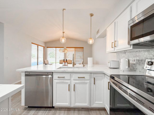 1705 E YUKON Drive, Phoenix, AZ 85024