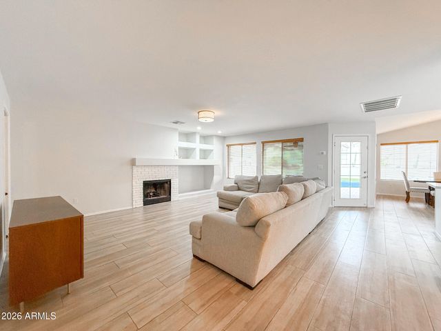 1705 E YUKON Drive, Phoenix, AZ 85024