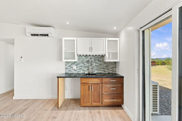 950 W Ina Road, Tucson, AZ 85704