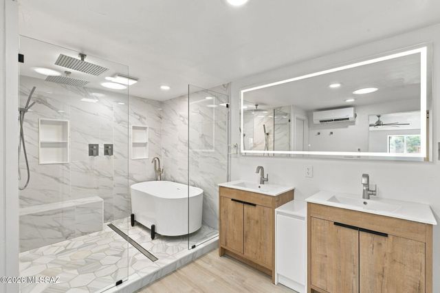 950 W Ina Road, Tucson, AZ 85704