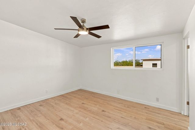 950 W Ina Road, Tucson, AZ 85704