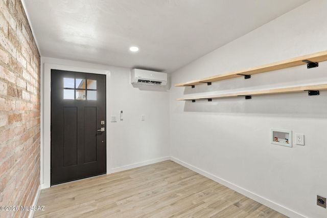 950 W Ina Road, Tucson, AZ 85704