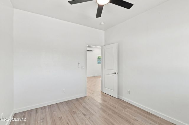 950 W Ina Road, Tucson, AZ 85704