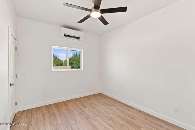 950 W Ina Road, Tucson, AZ 85704