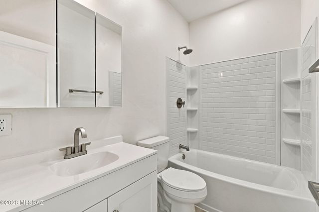 950 W Ina Road, Tucson, AZ 85704