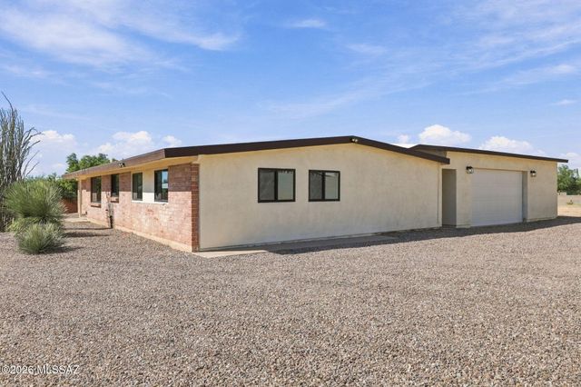 950 W Ina Road, Tucson, AZ 85704