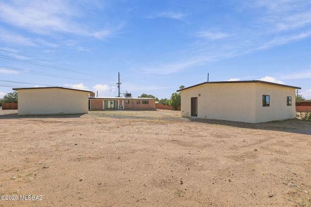 950 W Ina Road, Tucson, AZ 85704