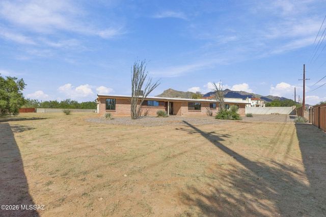 950 W Ina Road, Tucson, AZ 85704