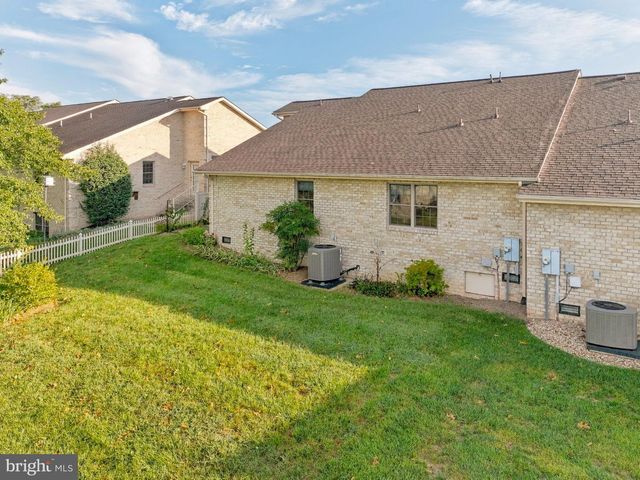 607 KESTREL CT, Woodstock, VA 22664