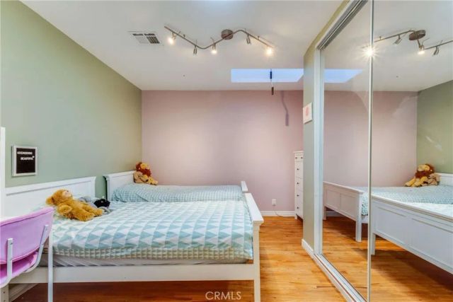 1911 N Fairview Street, Burbank, CA 91505