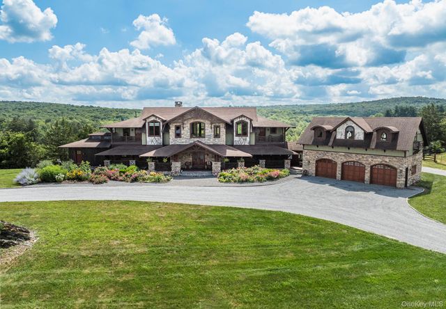 165 Drake Road, Pleasant Valley, NY 12569