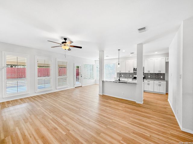 8906 BRAE RIDGE DR, San Antonio, TX 78249