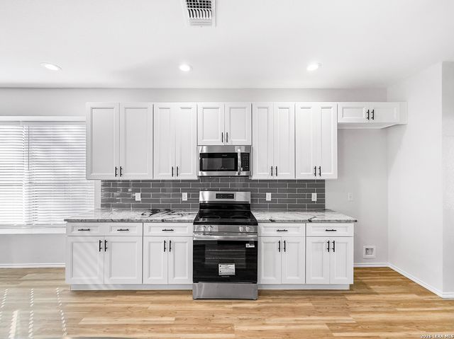 8906 BRAE RIDGE DR, San Antonio, TX 78249