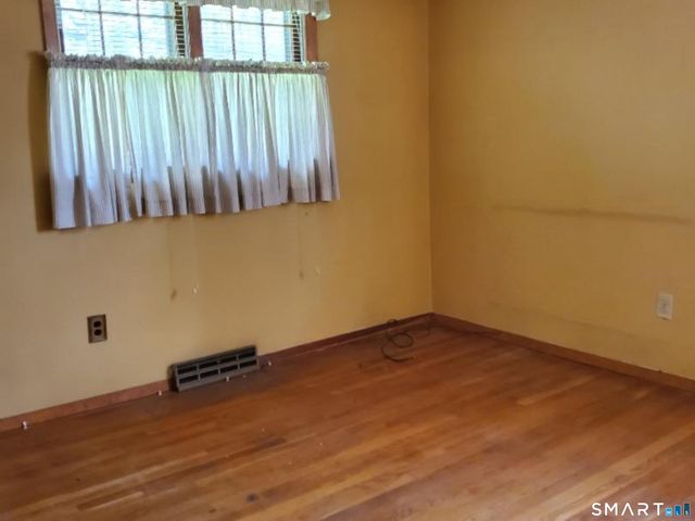 65 Vernon Road, East Hartford, CT 06108