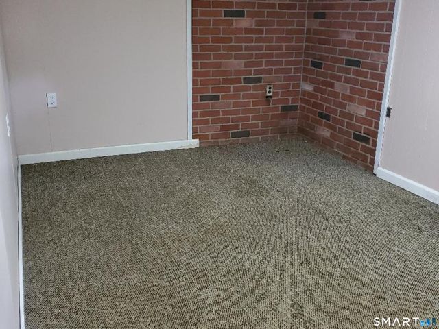 65 Vernon Road, East Hartford, CT 06108