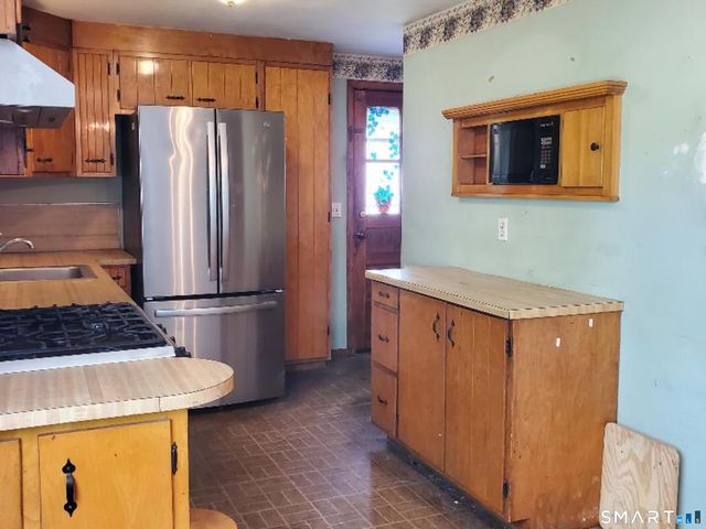 65 Vernon Road, East Hartford, CT 06108