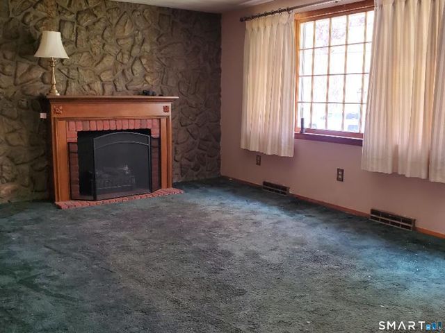 65 Vernon Road, East Hartford, CT 06108