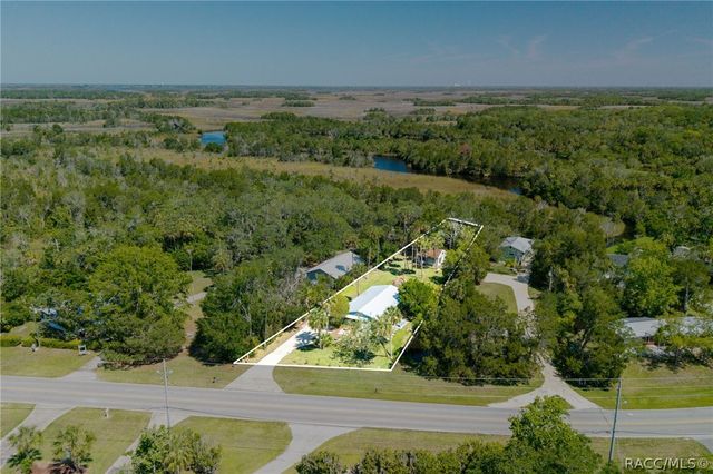 10709 W Halls River Road, Homosassa, FL 34448