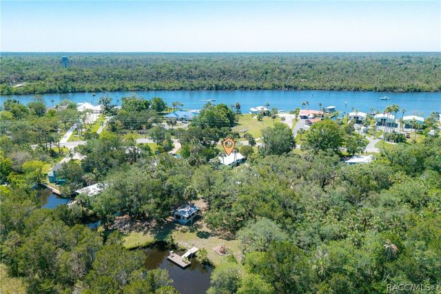 10709 W Halls River Road, Homosassa, FL 34448