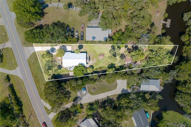 10709 W Halls River Road, Homosassa, FL 34448