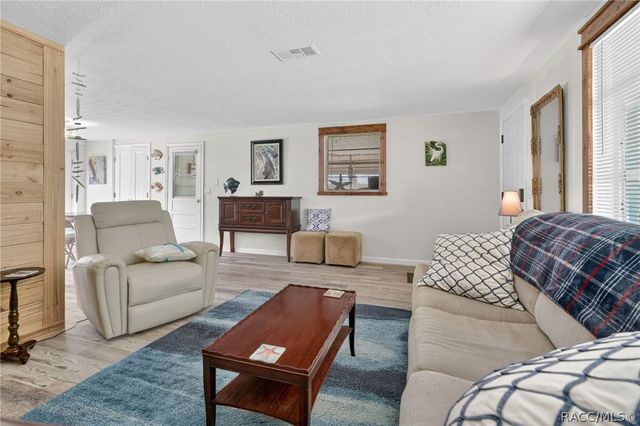 10709 W Halls River Road, Homosassa, FL 34448