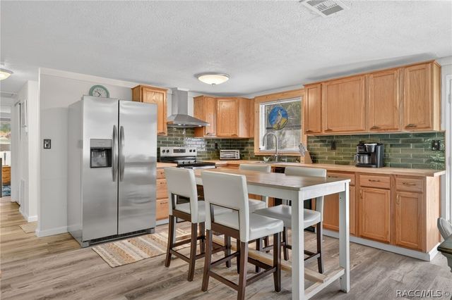 10709 W Halls River Road, Homosassa, FL 34448