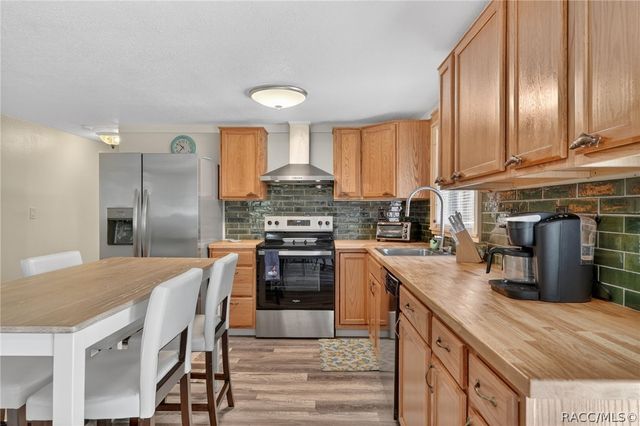 10709 W Halls River Road, Homosassa, FL 34448